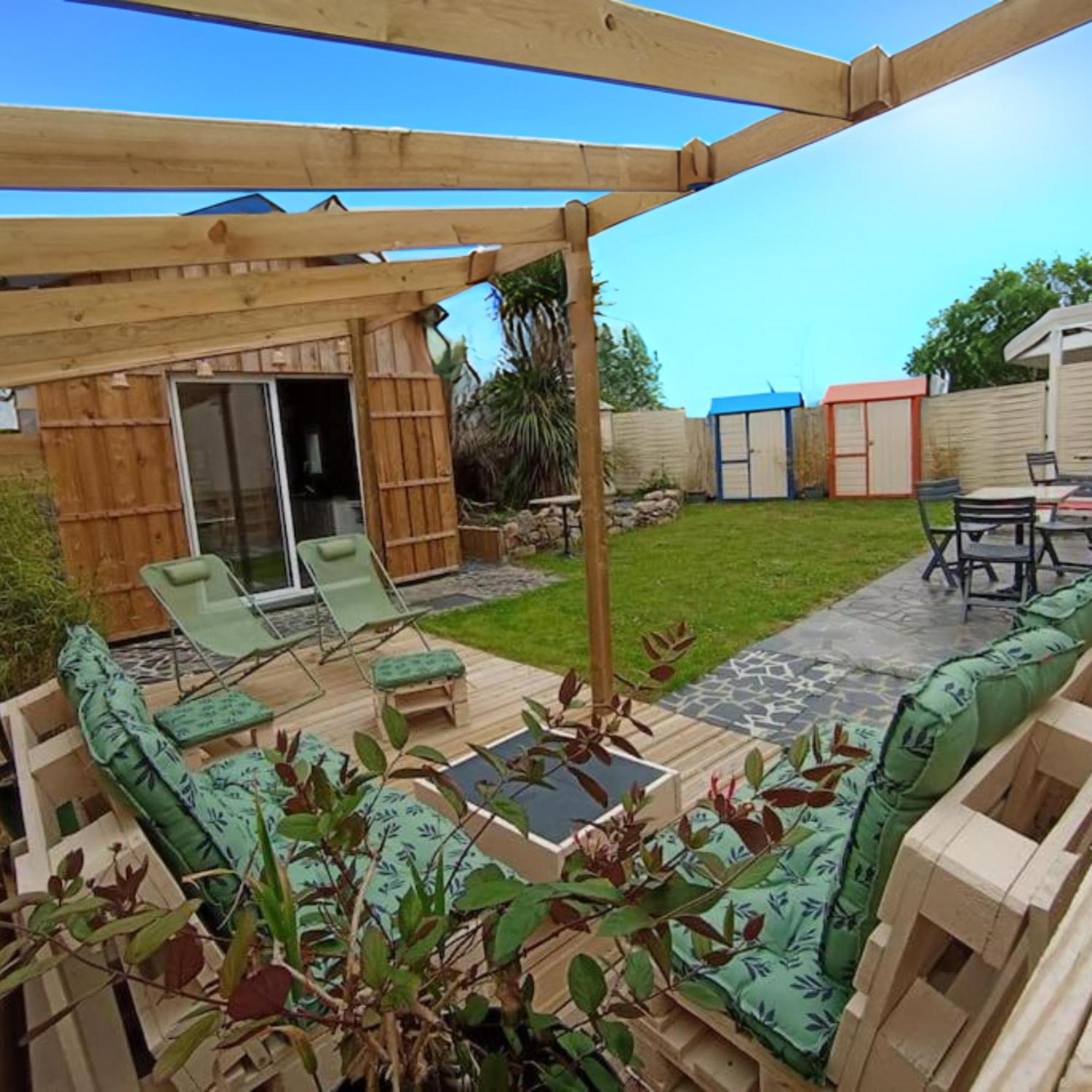 Dans Une Maison Familiale Avec Jardin A 800M De La Plage Breville-sur-Mer Exterior photo